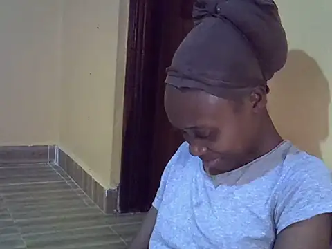 Tanaissa2 online show from 11/24/25, 11:49