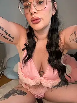 Mona-Peaches online show from 10/01/25, 10:09