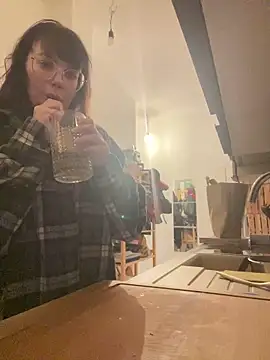 Mona-Peaches online show from 03/02/26, 03:41