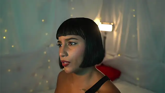 Snapshot of JulietaWinona chatting on 03/11/25, 09:37 JulietaWinona online show from 03/11/25, 09:37