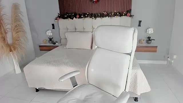 sofi potter  online show from 12/01/25, 04:52