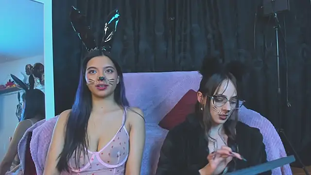 Kizzuky online show from 10/27/25, 02:12