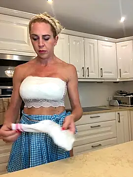 Kate-monroe online show from 10/01/25, 10:20