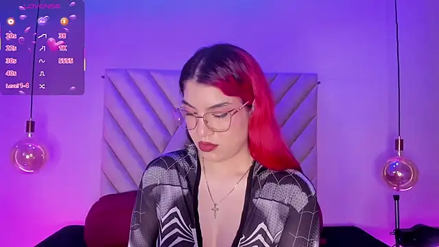 EmmaSwift  online show from 12/05/25, 02:43