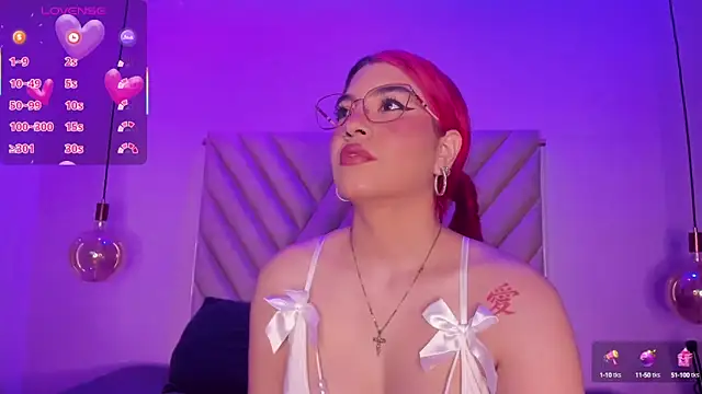 EmmaSwift  online show from 09/24/25, 01:35