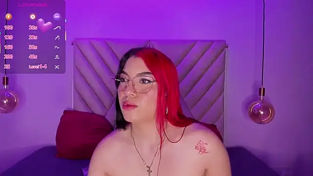 EmmaSwift  online show from 10/06/25, 02:57