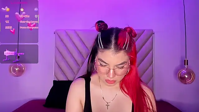 EmmaSwift  online show from 10/25/25, 02:55