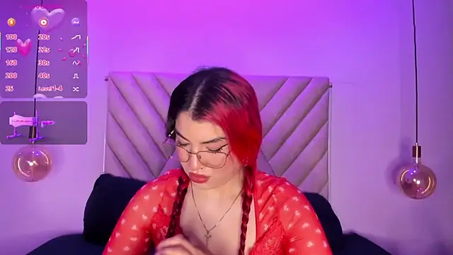 EmmaSwift  online show from 11/21/25, 01:48