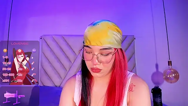 EmmaSwift  online show from 05/25/26, 02:00