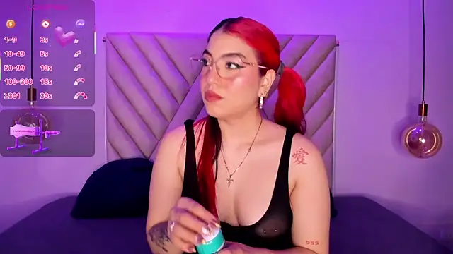 EmmaSwift  online show from 10/10/25, 02:34