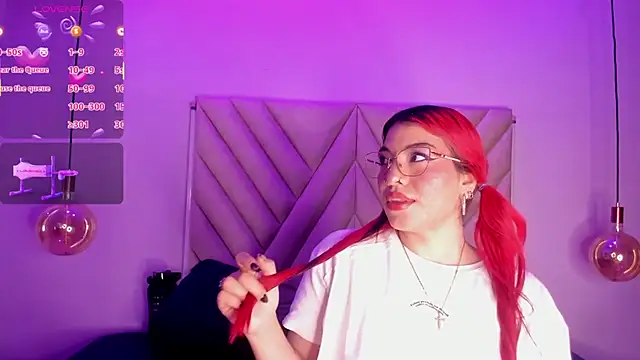 EmmaSwift  online show from 11/24/25, 01:27