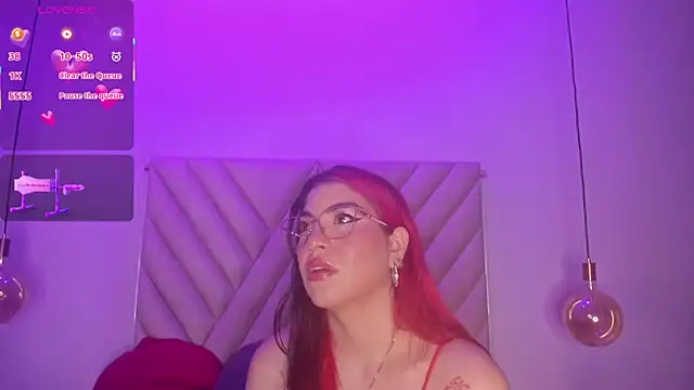 EmmaSwift  online show from 10/28/25, 02:34