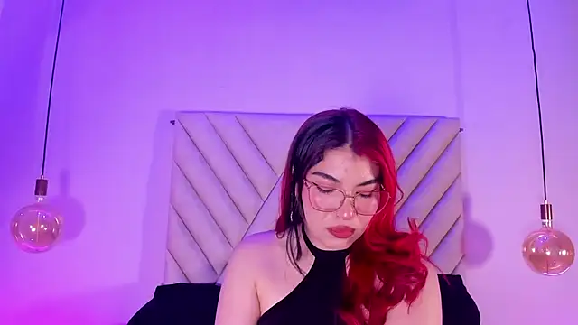 EmmaSwift  online show from 03/30/26, 01:07