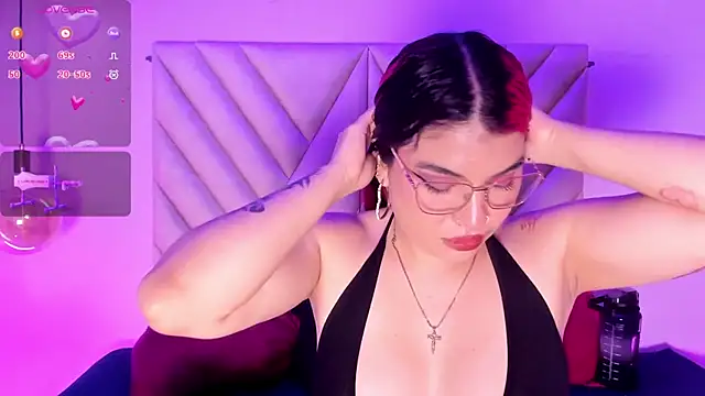 EmmaSwift  online show from 02/06/26, 02:07