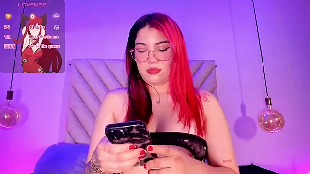 EmmaSwift  online show from 04/14/26, 10:37