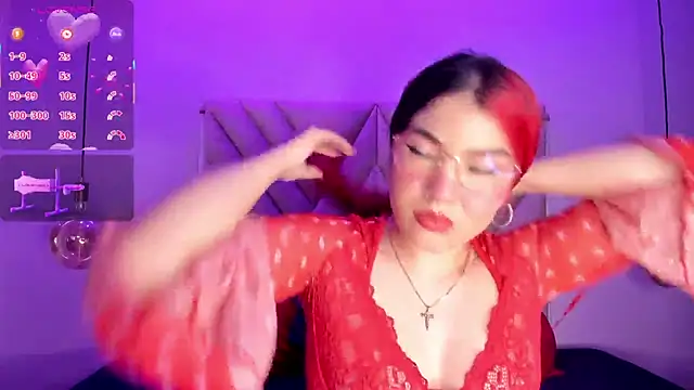 EmmaSwift  online show from 10/27/25, 03:40