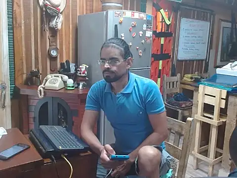 Snapshot of Dr_Pocholate84 chatting on 10/08/25, 04:40 Dr Pocholate84 online show from 10/08/25, 04:40