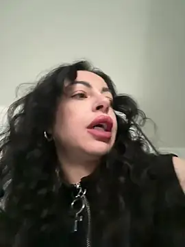 Snapshot of Chloe_Ricci chatting on 03/30/26, 09:11 Chloe Ricci online show from 03/30/26, 09:11