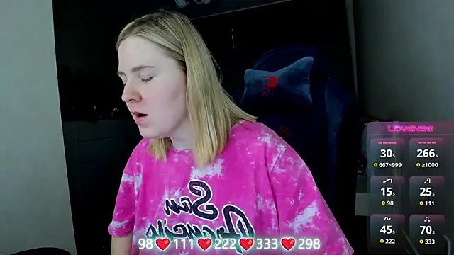 Olivia Munk online show from 04/14/26, 03:55