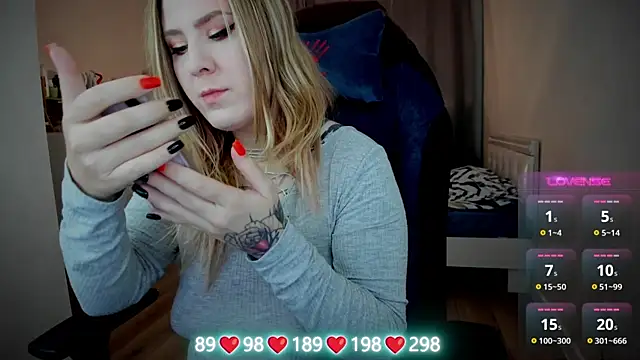 Snapshot of Olivia_Munk chatting on 10/04/25, 04:25 Olivia Munk online show from 10/04/25, 04:25