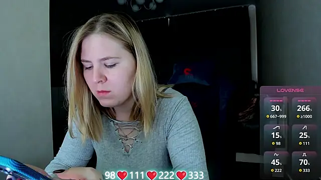 Snapshot of Olivia_Munk chatting on 06/21/26, 04:07 Olivia Munk online show from 06/21/26, 04:07