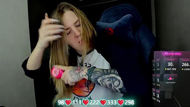 Olivia Munk online show from 03/03/26, 03:57