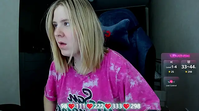 Olivia Munk online show from 04/16/26, 03:51