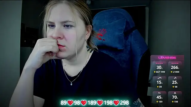 Snapshot of Olivia_Munk chatting on 11/09/25, 04:16 Olivia Munk online show from 11/09/25, 04:16