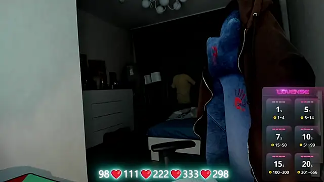 Olivia Munk online show from 04/03/26, 03:46