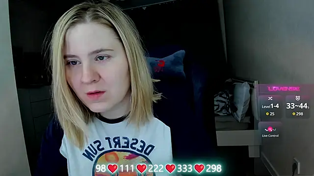 Olivia Munk online show from 04/12/26, 04:16