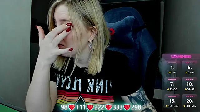 Olivia Munk online show from 04/01/26, 03:52