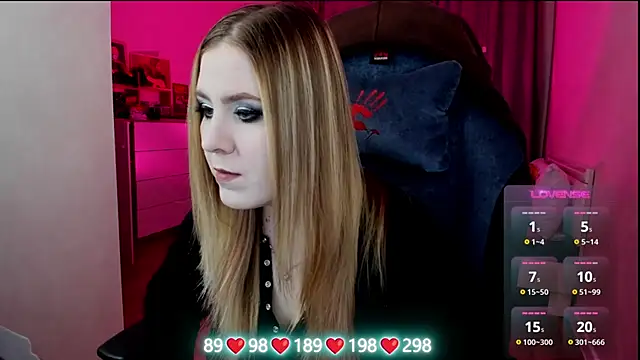 Snapshot of Olivia_Munk chatting on 12/02/25, 05:20 Olivia Munk online show from 12/02/25, 05:20