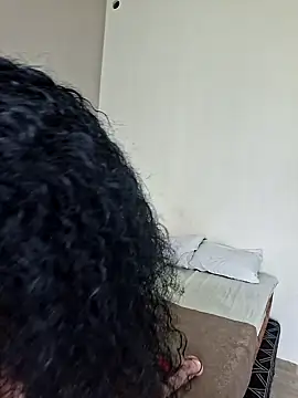 Kamdollie online show from 12/03/25, 08:47