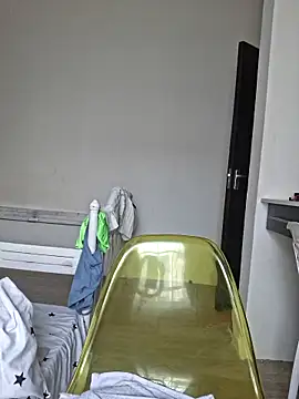 Kamdollie online show from 12/23/25, 07:29