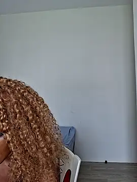 Kamdollie online show from 10/31/25, 08:44