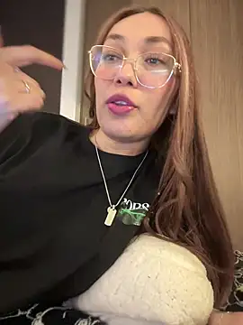 Snapshot of MichelleFerry_ chatting on 02/10/25, 07:47 MichelleFerry online show from 02/10/25, 07:47
