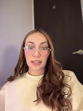 Snapshot of MichelleFerry_ chatting on 01/24/25, 03:00 MichelleFerry online show from 01/24/25, 03:00