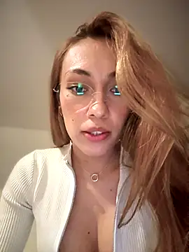 Snapshot of MichelleFerry_ chatting on 09/12/25, 02:23 MichelleFerry online show from 09/12/25, 02:23