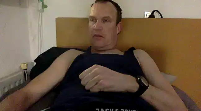 dlvis12 online show from 03/18/25, 07:44