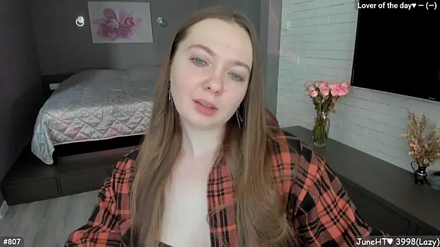 Snapshot of LizaGost chatting on 06/18/26, 11:26 LizaGost online show from 06/18/26, 11:26
