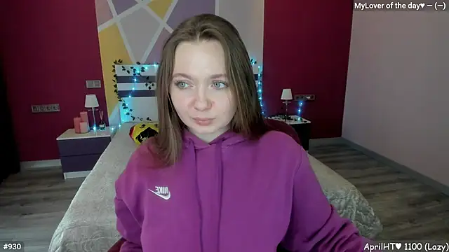 Snapshot of LizaGost chatting on 04/18/26, 11:45 LizaGost online show from 04/18/26, 11:45