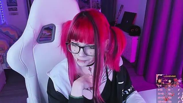 Yumi Youkai online show from 11/16/25, 08:24