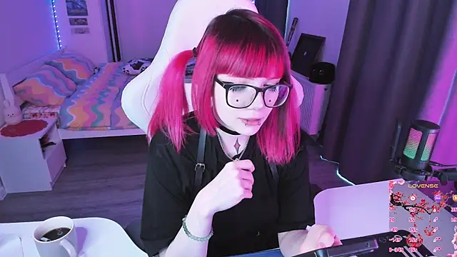 Yumi Youkai online show from 04/14/26, 12:54