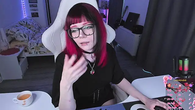 Yumi Youkai online show from 06/21/26, 12:44