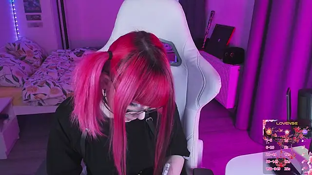 Yumi Youkai online show from 12/19/25, 02:26