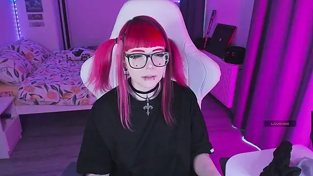 Yumi Youkai online show from 12/22/25, 08:58