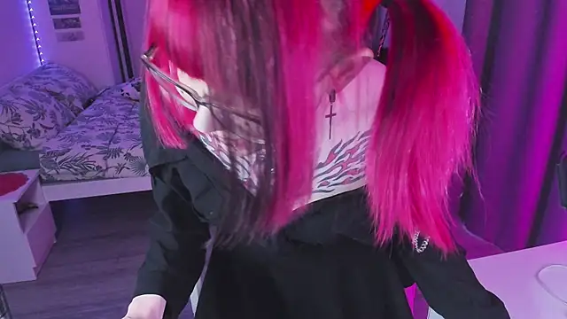 Yumi Youkai online show from 03/01/26, 02:50