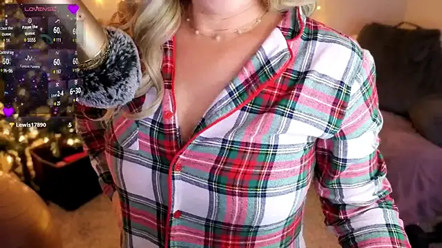 lovejulietxo online show from 12/28/24, 12:13