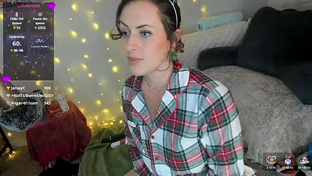 lovejulietxo online show from 12/15/24, 05:42