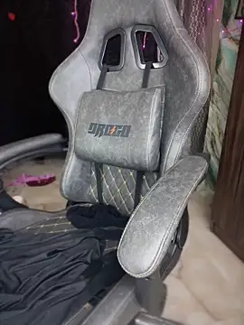 PARI Hun online show from 02/05/25, 01:58